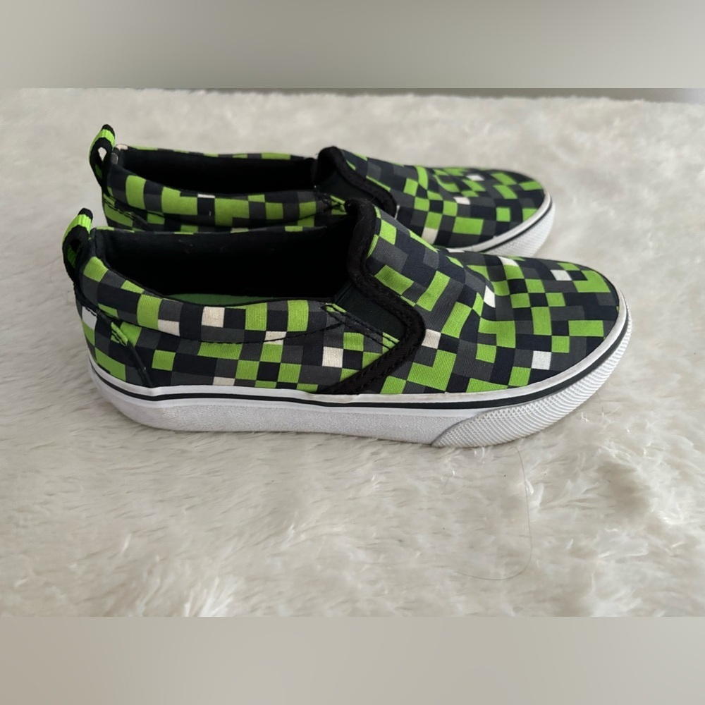 Skechers Kids 13 Sneakers - Black and Green Checkered/Minecraft look alike